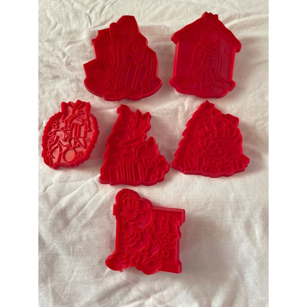 Vintage Disney Mickey & Minnie Holiday Cookie Cutters Set Of 7 Red Plastic Chris
